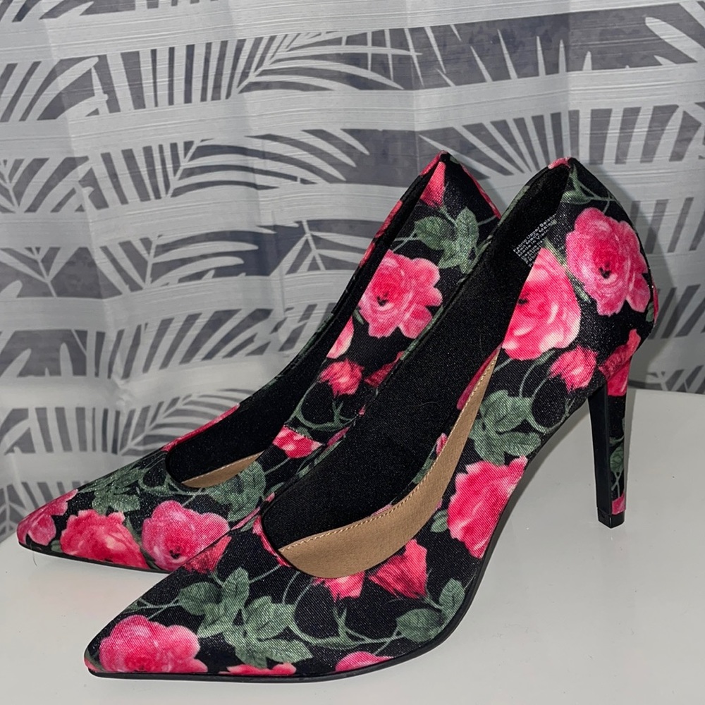 Floral heels size:6